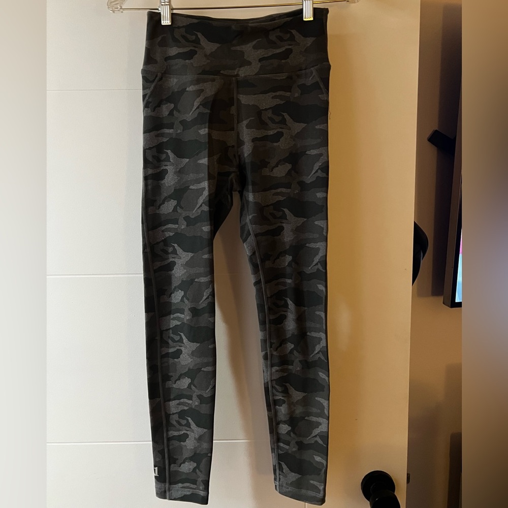 VUORI Camo Leggings